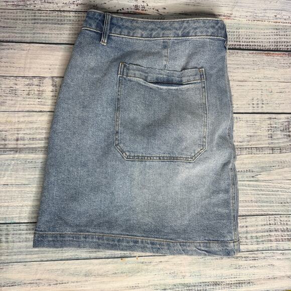 Lane Bryant Medium Wash denim Mini Skirt Size 26 NWOT - Picture 4 of 4